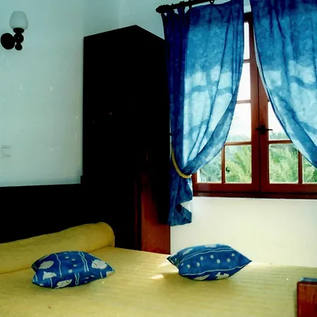 La Croix Fleurie Des Landes