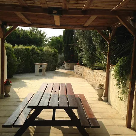 La Croix Fleurie Des Landes