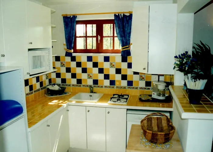 La Croix Fleurie Des Landes *