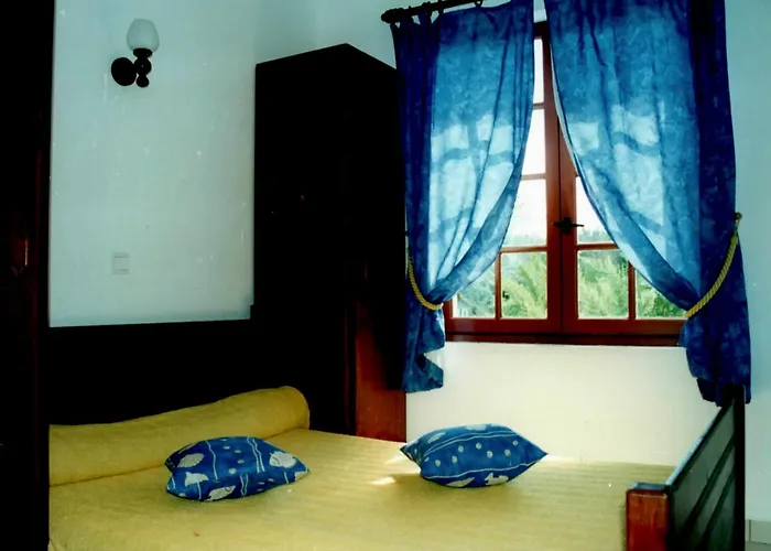 La Croix Fleurie Des Landes